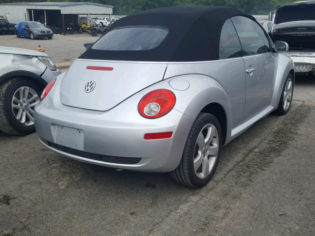 3VWSF31Y06M300864 - 2006 VOLKSWAGEN NEW BEETLE 银色 照片 4