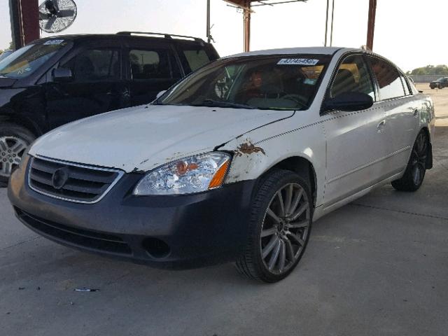 1N4AL11DX4C115878 - 2004 NISSAN ALTIMA BAS SILVER photo 2