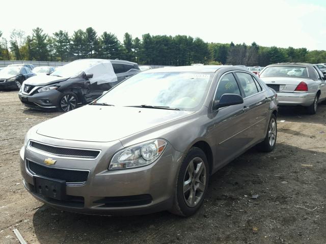 1G1ZB5E09CF108862 - 2012 CHEVROLET MALIBU LS Коричневий фото 2