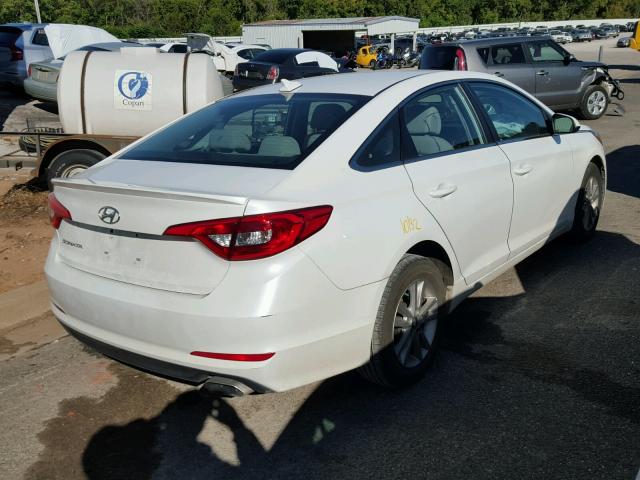 5NPE24AF0GH401927 - 2016 HYUNDAI SONATA SE WHITE photo 4