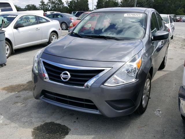 3N1CN7AP0HL826058 - 2017 NISSAN VERSA S GRAY photo 2