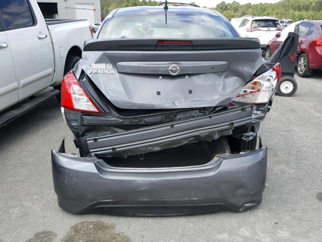 3N1CN7AP0HL826058 - 2017 NISSAN VERSA S GRAY photo 9