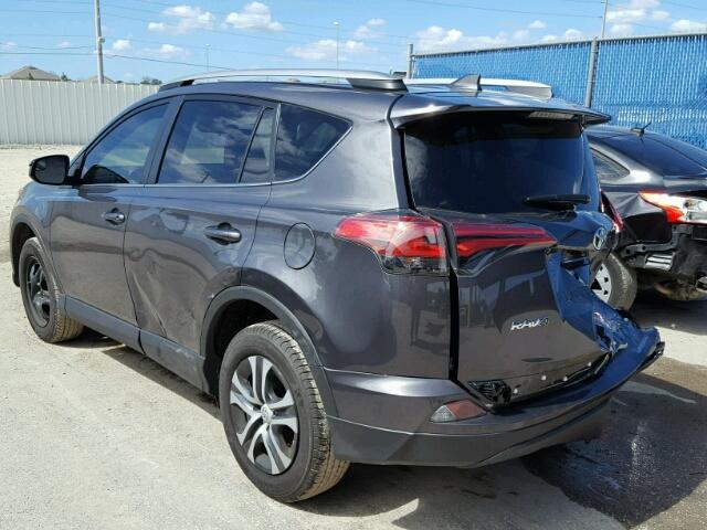 2T3ZFREV4HW356019 - 2017 TOYOTA RAV4 灰色 照片 3