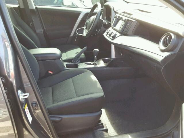 2T3ZFREV4HW356019 - 2017 TOYOTA RAV4 灰色 照片 5