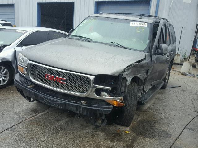 1GKEK63UX5J231916 - 2005 GMC YUKON DENA GRAY photo 2