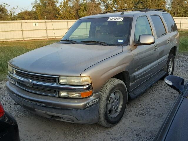 1GNEC13ZX2R266757 - 2002 CHEVROLET TAHOE C150 BEIGE photo 2