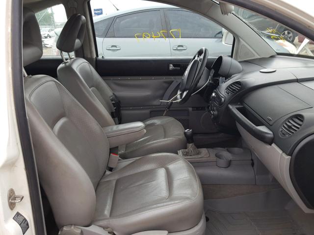 3VWDD21C8YM467974 - 2000 VOLKSWAGEN NEW BEETLE 白色 照片 5