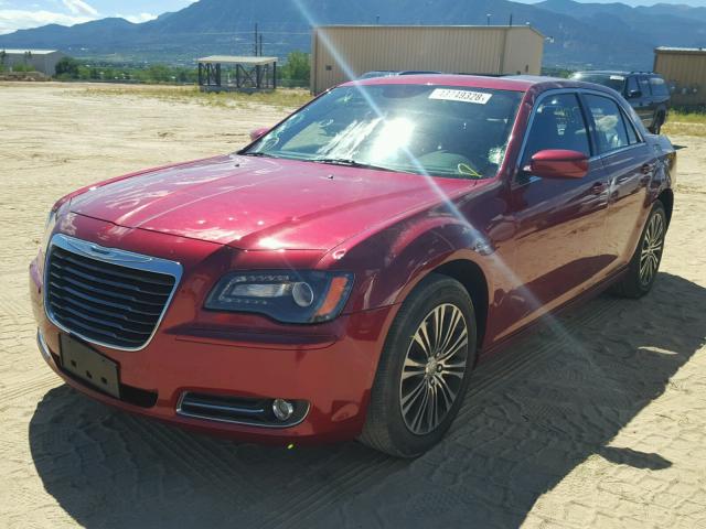 2C3CCAGG1DH619080 - 2013 CHRYSLER 300 V6 RED photo 2