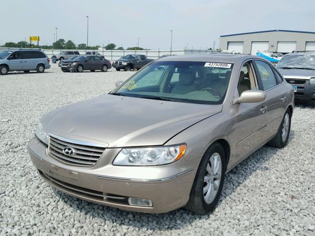 KMHFC46F46A092555 - 2006 HYUNDAI AZERA SE TAN photo 2