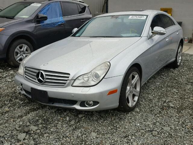 WDDDJ72X47A094024 - 2007 MERCEDES-BENZ CLS 550 SILVER photo 2