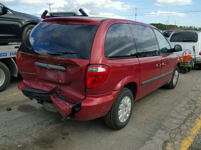 1C4GP45R45B380092 - 2005 CHRYSLER TOWN & COU RED photo 4