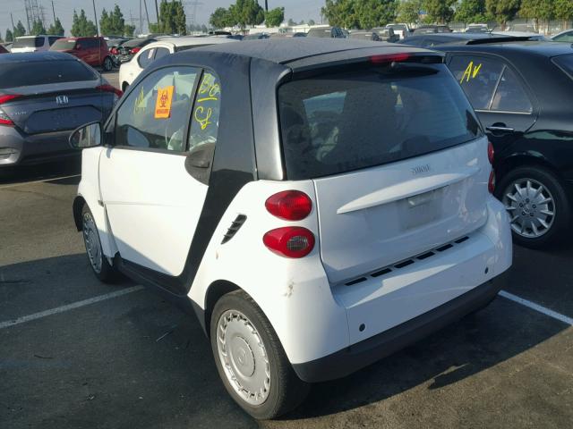 WMEEJ3BA3BK478190 - 2011 SMART FORTWO PUR WHITE photo 3