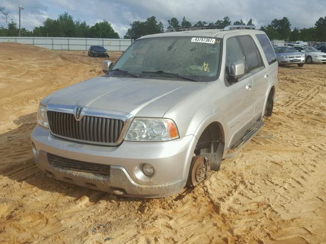 5LMFU28R34LJ38934 - 2004 LINCOLN NAVIGATOR GOLD photo 2