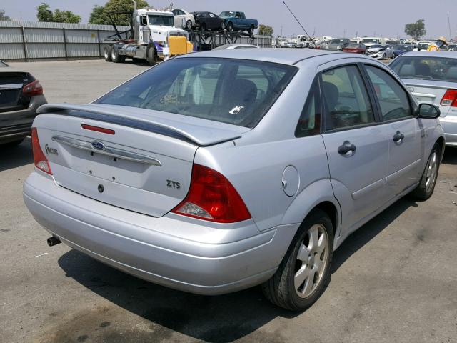 1FAFP38322W322442 - 2002 FORD FOCUS ZTS SILVER photo 4