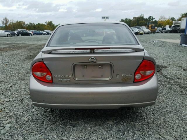 JN1CA31A0YT202482 - 2000 NISSAN MAXIMA SILVER photo 9