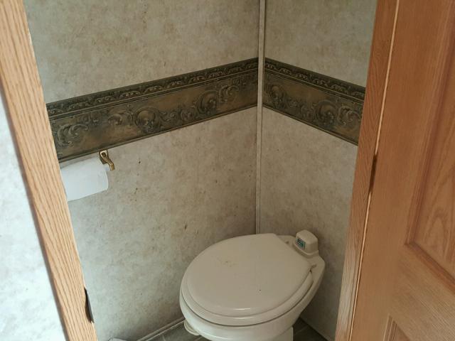 4YDF347245D515368 - 2005 KEYSTONE MONTANA WHITE photo 7