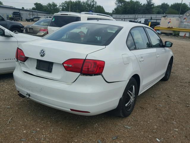 3VW2K7AJ5EM409339 - 2014 VOLKSWAGEN JETTA BASE WHITE photo 4