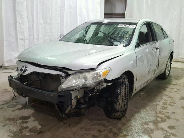 4T1BF3EK5BU179503 - 2011 TOYOTA CAMRY BASE GRAY photo 2