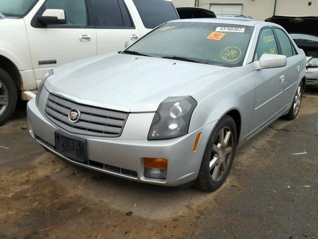 1G6DM577X40128714 - 2004 CADILLAC CTS SILVER photo 2