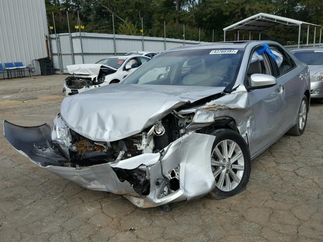 4T1BK1FK3DU021548 - 2013 TOYOTA CAMRY SE SILVER photo 2