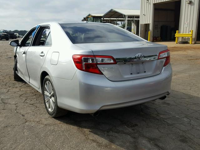 4T1BK1FK3DU021548 - 2013 TOYOTA CAMRY SE SILVER photo 3