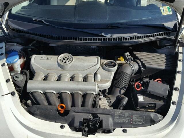 3VWFG31C58M521379 - 2008 VOLKSWAGEN NEW BEETLE 白色 照片 7