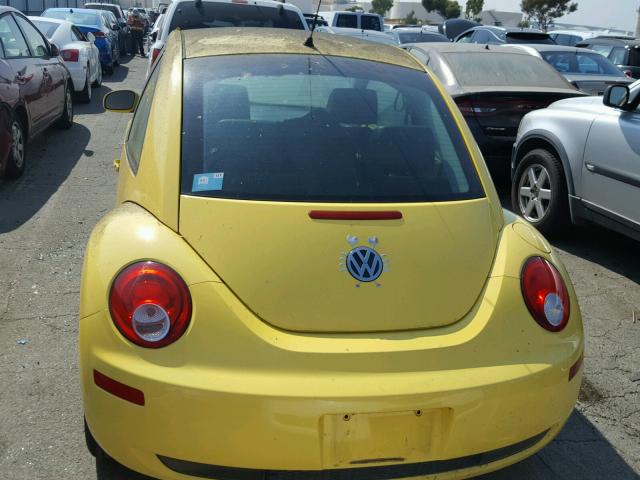 3VWPG3AG7AM020099 - 2010 VOLKSWAGEN NEW BEETLE YELLOW photo 9