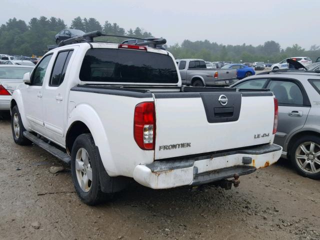 1N6AD07WX5C440653 - 2005 NISSAN FRONTIER C WHITE photo 3
