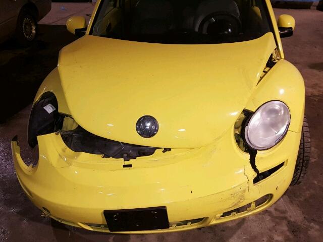 3VWPW31CX6M409584 - 2006 VOLKSWAGEN NEW BEETLE 黄色 照片 7