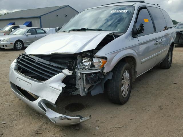 2A4GP54L36R766504 - 2006 CHRYSLER TOWN & COU SILVER photo 2