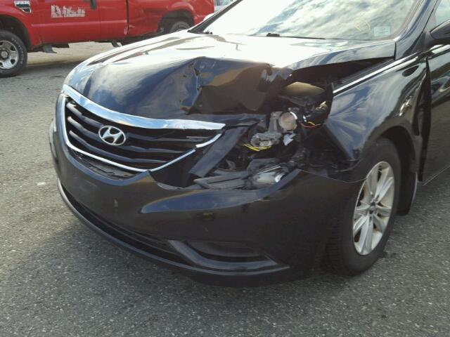 5NPEB4AC0CH496067 - 2012 HYUNDAI SONATA BLACK photo 9