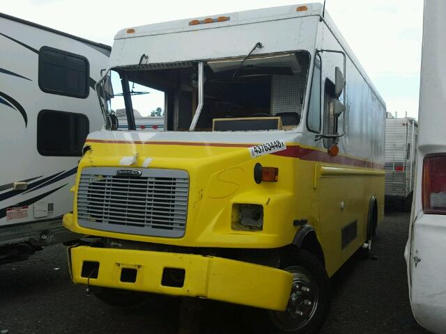 4UZAAPBW51CH75825 - 2001 FREIGHTLINER CHASSIS M YELLOW photo 2