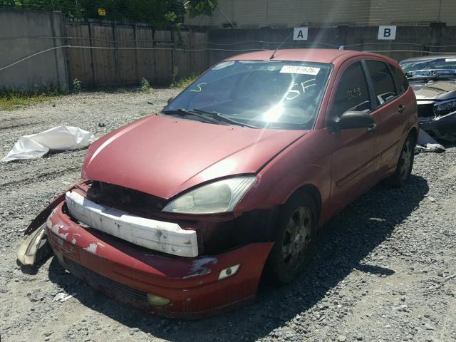 3FAFP37342R178333 - 2002 FORD FOCUS ZX5 RED photo 2