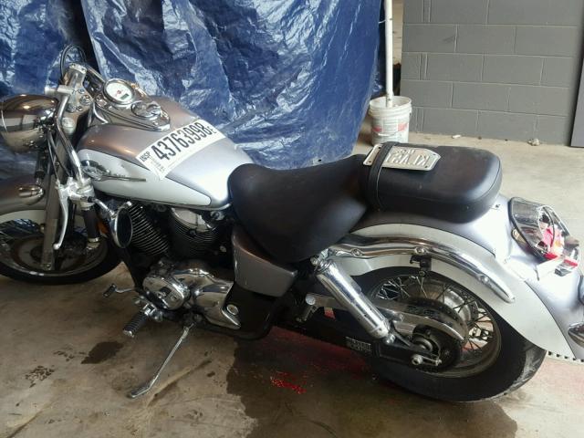 JH2RC44641M451602 - 2001 HONDA VT750 CD2 银色 照片 9