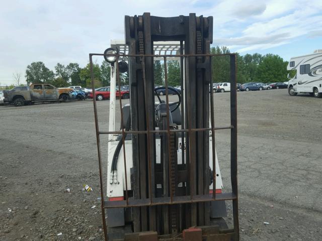 D002D12043E - 1982 HYST FORKLIFT WHITE photo 9