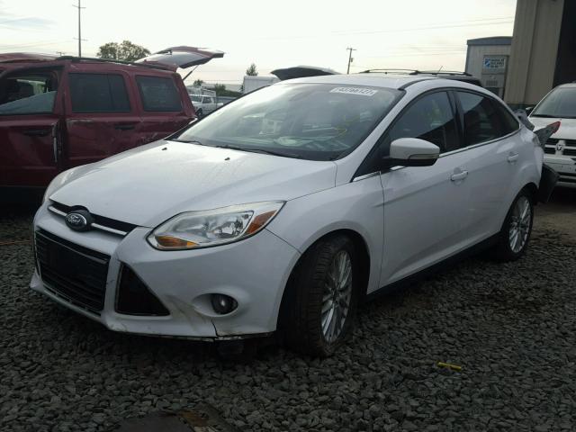 1FAHP3H21CL155915 - 2012 FORD FOCUS WHITE photo 2