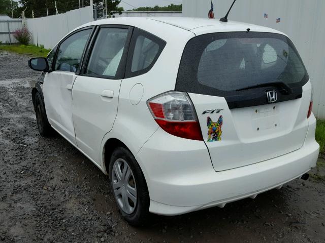 JHMGE8G35BS000841 - 2011 HONDA FIT WHITE photo 3