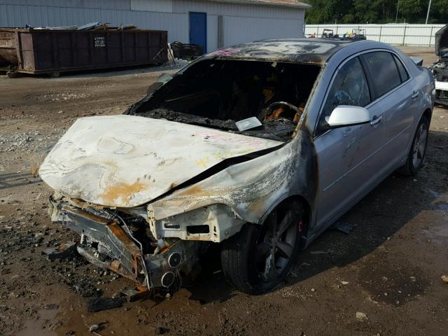 1G1ZC5EU3CF389394 - 2012 CHEVROLET MALIBU 1LT ვერცხლისფერი ფოტო 2