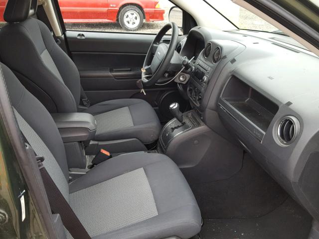 1J4FF47B19D205883 - 2009 JEEP COMPASS SP GREEN photo 5