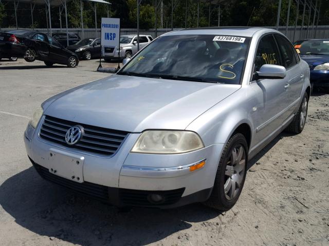WVWRH63BX2P443637 - 2002 VOLKSWAGEN PASSAT GLX SILVER photo 2