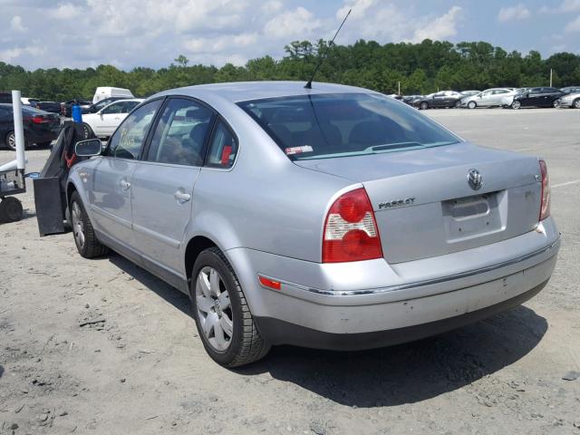 WVWRH63BX2P443637 - 2002 VOLKSWAGEN PASSAT GLX SILVER photo 3