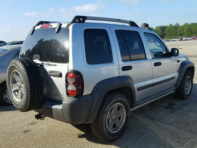 1J4GK38K76W131541 - 2006 JEEP LIBERTY RE SILVER photo 4