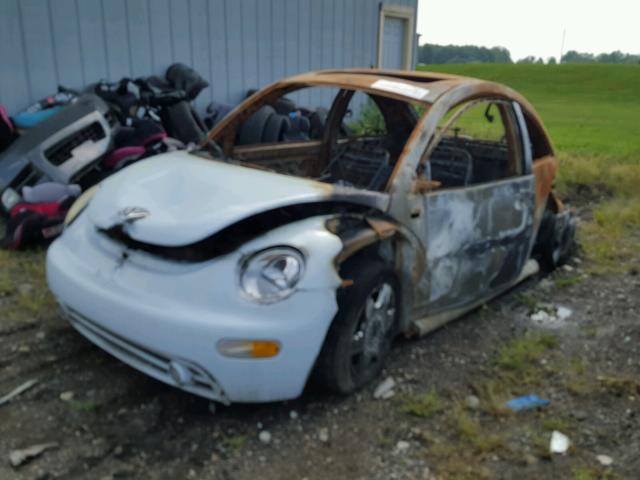 3VWCD21C2YM478495 - 2000 VOLKSWAGEN NEW BEETLE 烧焦的 照片 2