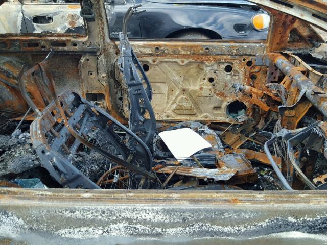 3VWCD21C2YM478495 - 2000 VOLKSWAGEN NEW BEETLE 烧焦的 照片 5