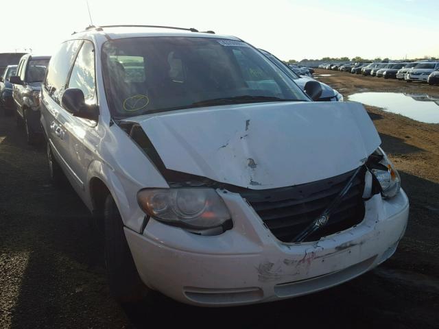 2C4GP44R75R199281 - 2005 CHRYSLER TOWN & COU WHITE photo 1