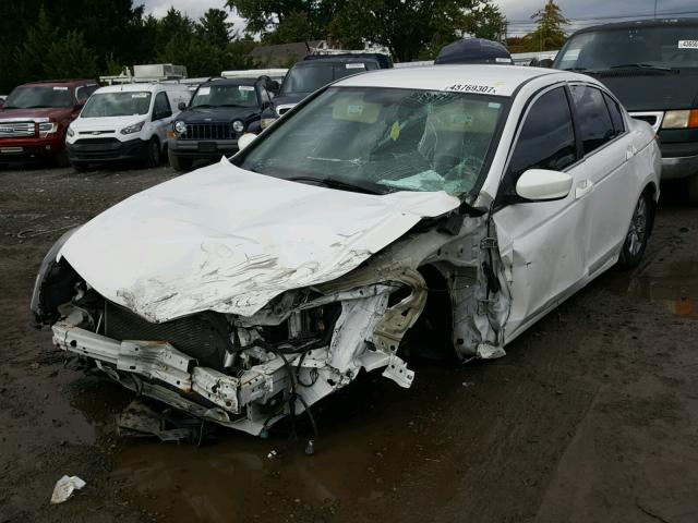 1HGCP2F66CA136696 - 2012 HONDA ACCORD SE WHITE photo 2