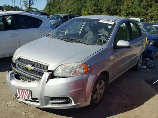 KL1TD5DE2AB076272 - 2010 CHEVROLET AVEO LS SILVER photo 2