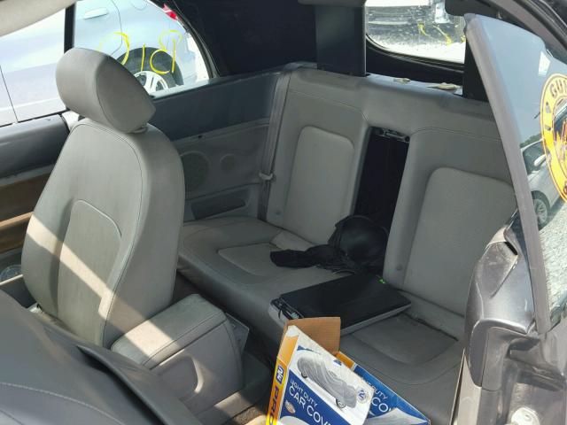 3VWCM31Y95M310818 - 2005 VOLKSWAGEN NEW BEETLE 灰色 照片 6