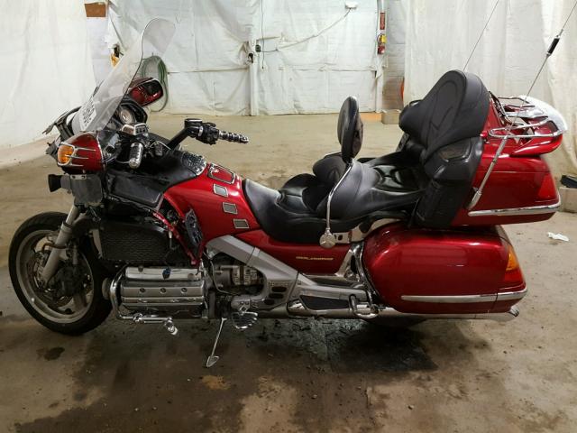 1HFSC47004A302083 - 2004 HONDA GL1800 RED photo 9