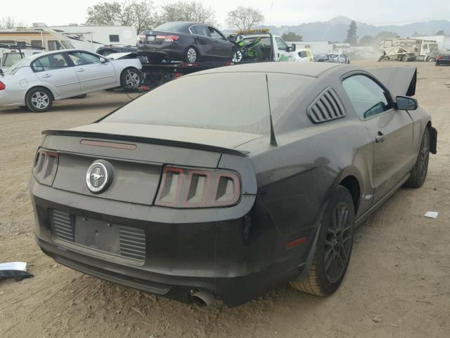 1ZVBP8AM8E5299586 - 2014 FORD MUSTANG BLACK photo 4